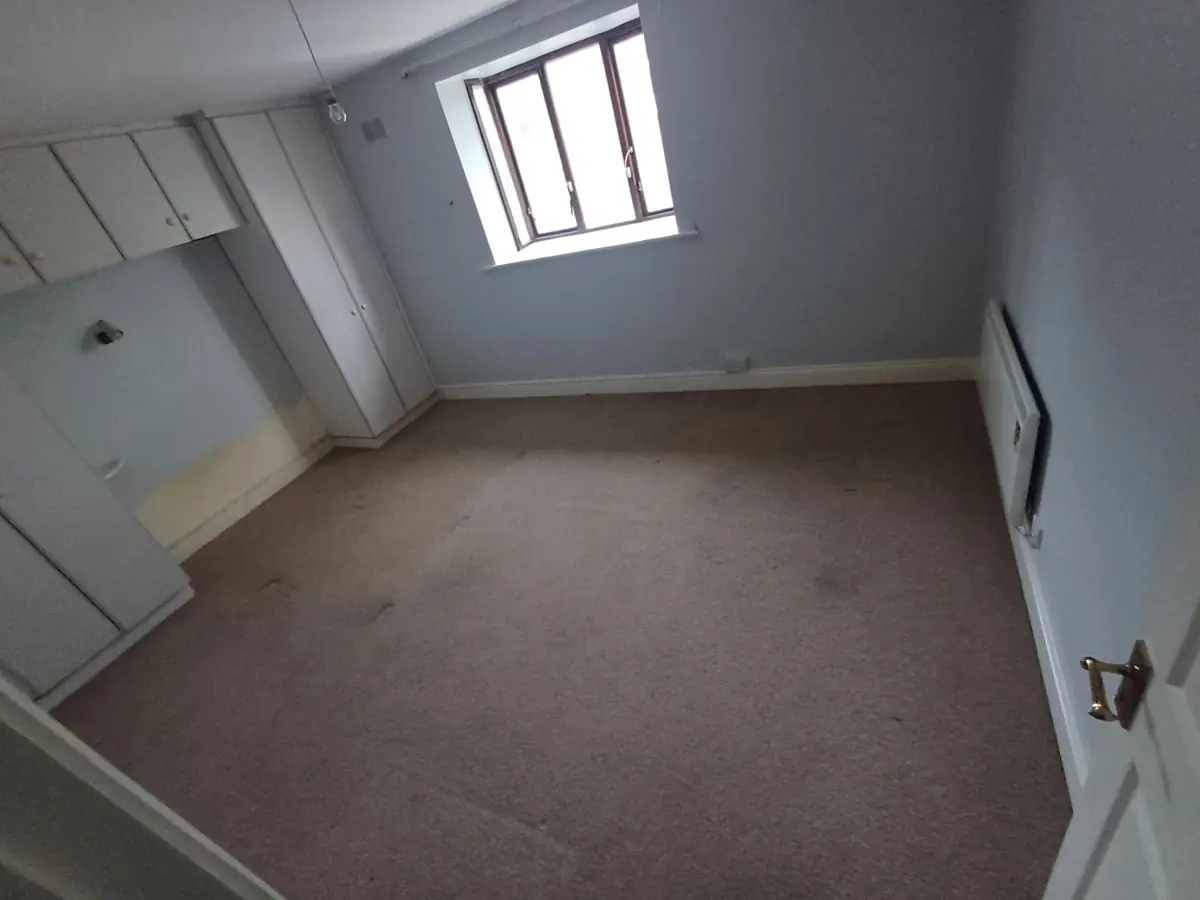 Empty room after a clearance